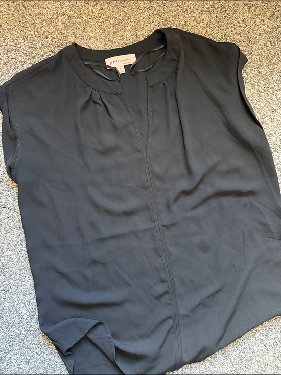 Philosophy Tops - Philosophy Black Cap Sleeve Split-Neck Blouse